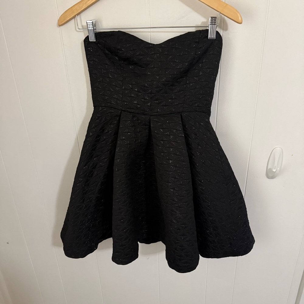 Astr Elegant Black Strapless Dress